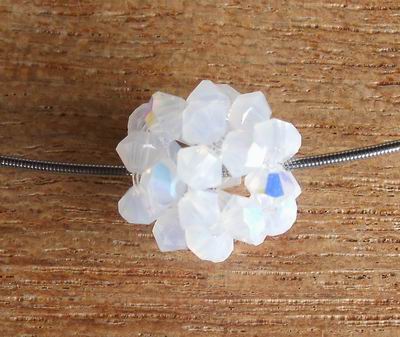 3D Kreuz-Anh�nger aus echten Swarovski Perlen lila