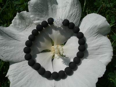 Lava trifft Swarovski - schwarze Lavasteine mit Swarovski-Kugel