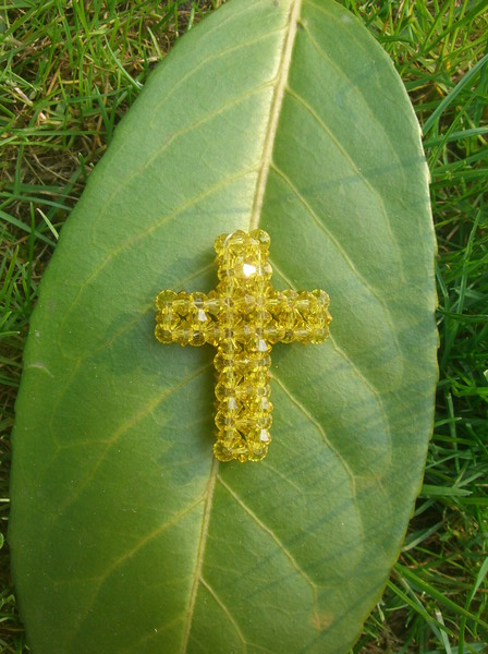 Kreuz-Anh�nger aus echten Swarovski Steinen - lime