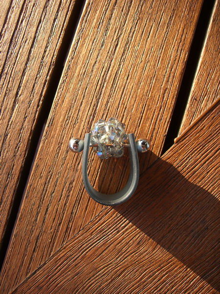 Kugel-Ring aus echten Swarovski Steinen - grau