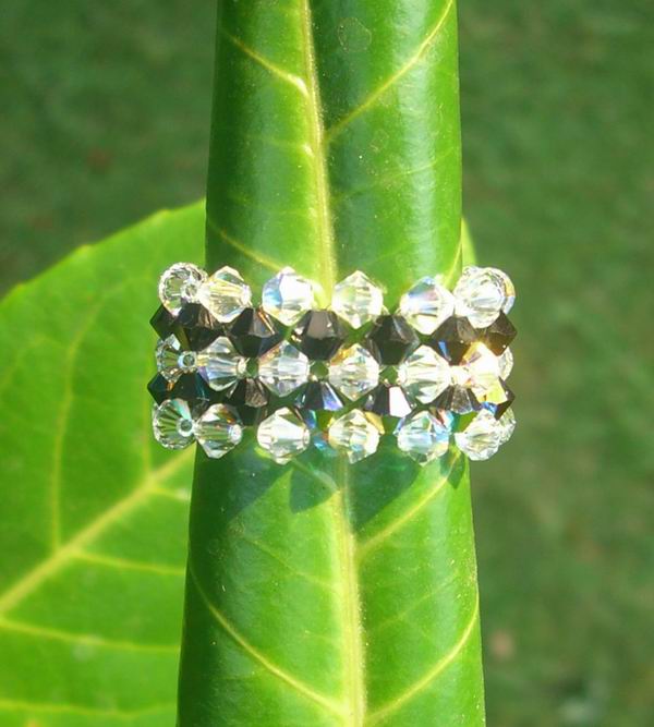 Ring aus echten Swarovski Steinen - Schwarz/Crystal