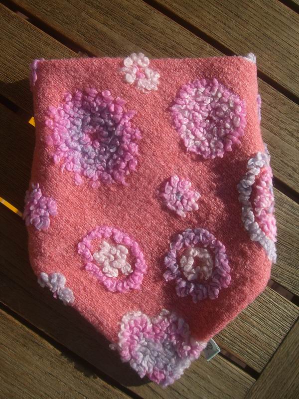 Halstuch mit Klettverschluss aus Fleece rosa gebl�mt